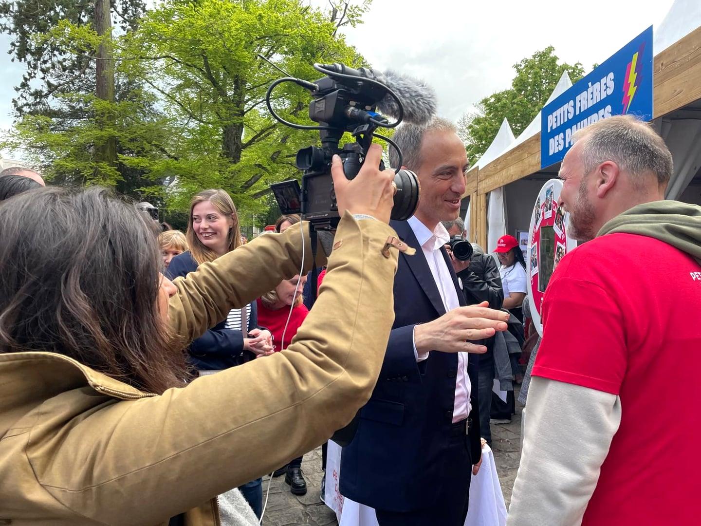 Current affairs report in France - broadcast production