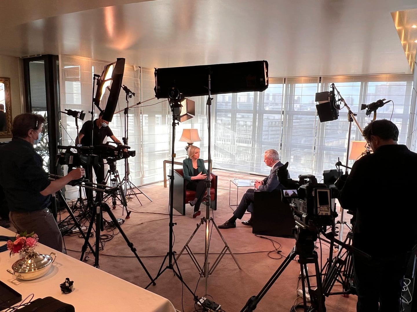 多机位 经济部 彭博社 2